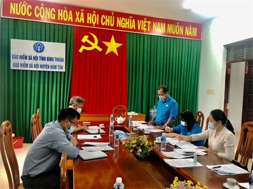 Liên đoàn Lao động huyện Hàm Tân thực hiện giám sát theo Quyết định 217 của Bộ Chính trị 
